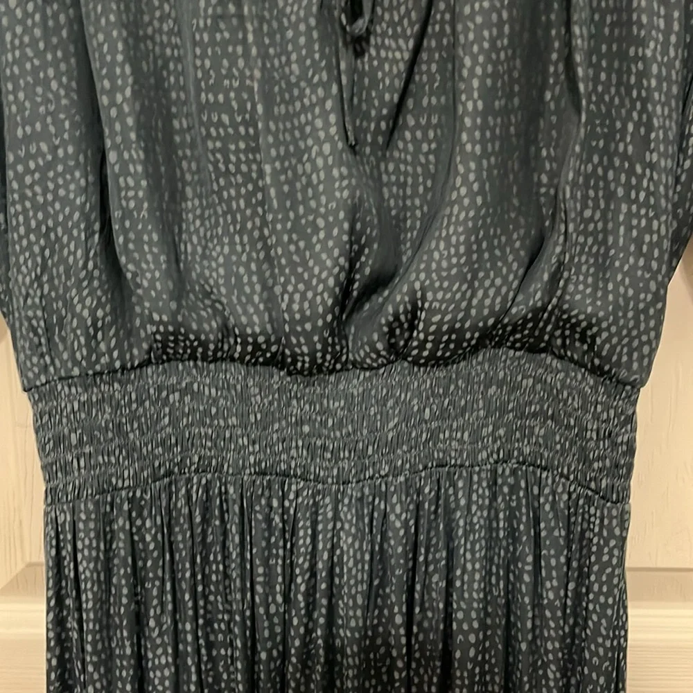 On 34th short sleeve blue dress with tie in the front size medium - Picture 3 of 12